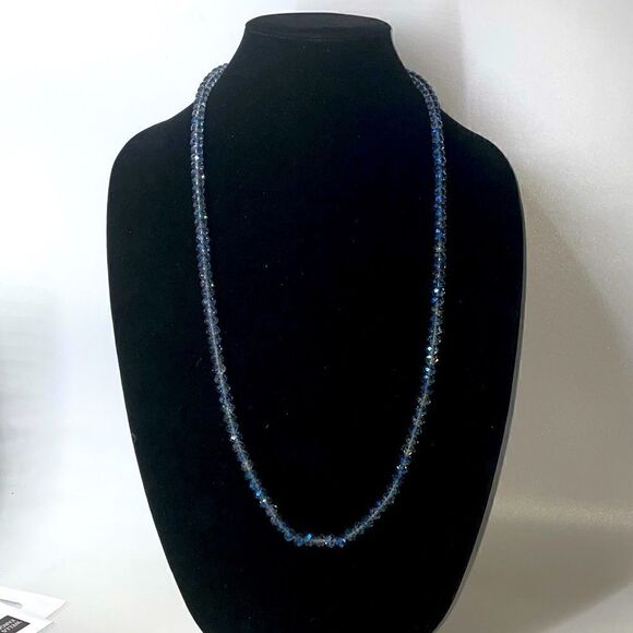 Beautiful! Iridescent Glass Beaded Necklace - Picture 9 of 9